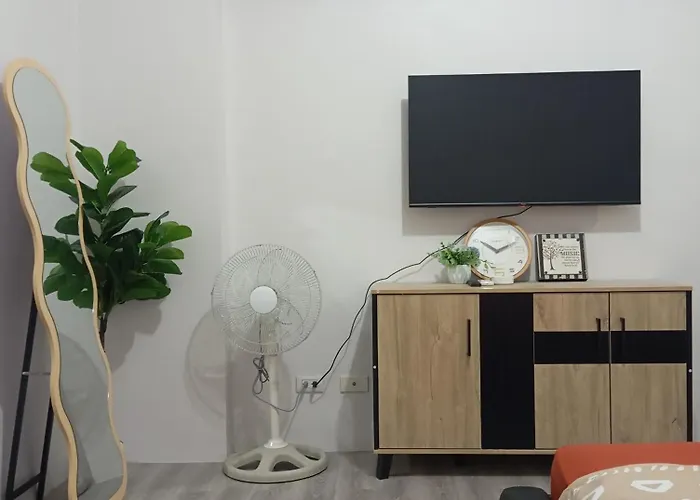 Apartment Airport Nook By Cherry